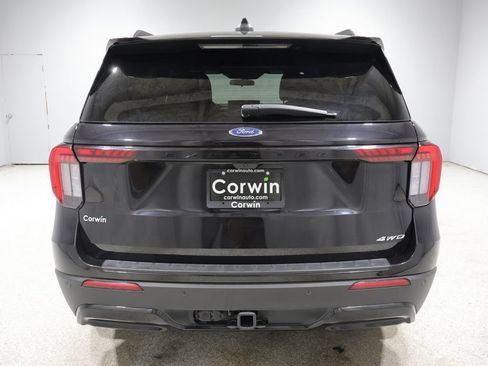 Used 2025 Ford Explorer ST-Line AWD/4WD image 3