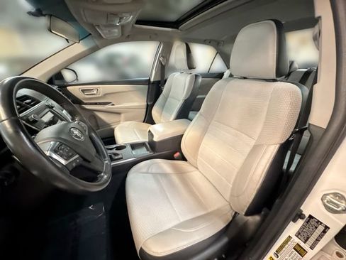 Used 2017 Toyota Camry XLE FWD image 14