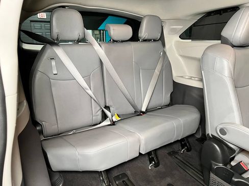 Used 2023 Toyota Sienna Limited AWD/4WD image 22