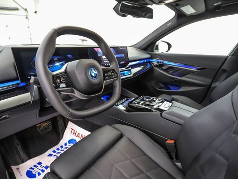 Certified 2025 BMW i5 xDrive40 w/ M Sport Package image 10