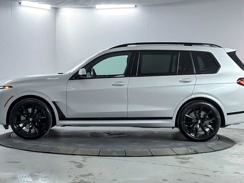 Used 2026 BMW X7 xDrive40i w/ M Sport Package image 5