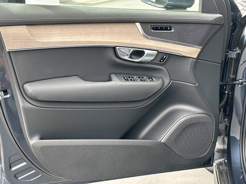 New 2026 Volvo XC90 B5 Core image 11