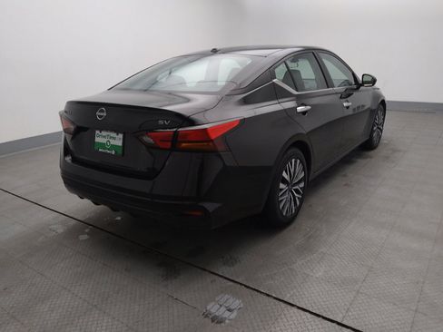 Used 2024 Nissan Altima 2.5 SV image 9