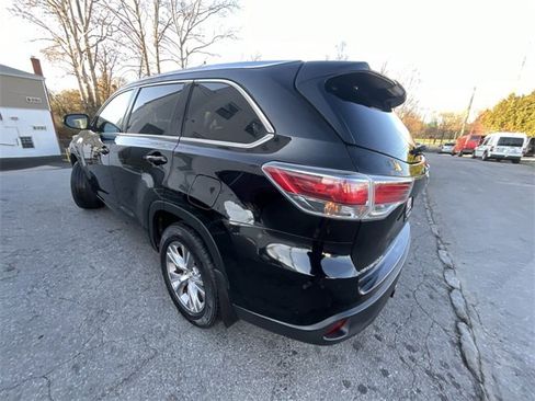 Used 2015 Toyota Highlander XLE image 6
