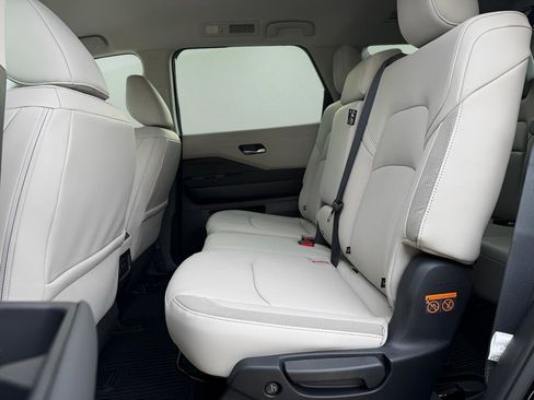 New 2026 Nissan Pathfinder SL AWD/4WD image 12