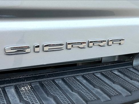 Used 2022 GMC Sierra 3500 Denali AWD/4WD image 9