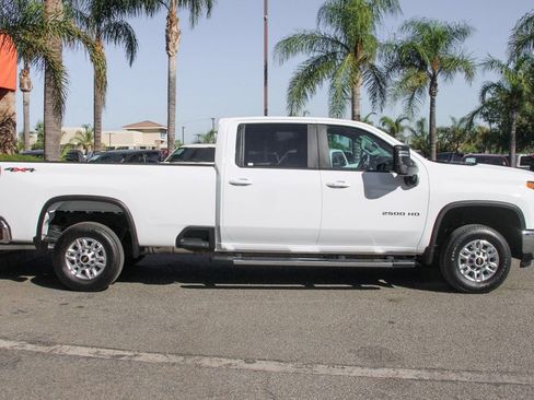 Used 2025 Chevrolet Silverado 2500 LT w/ Convenience Package AWD/4WD image 10