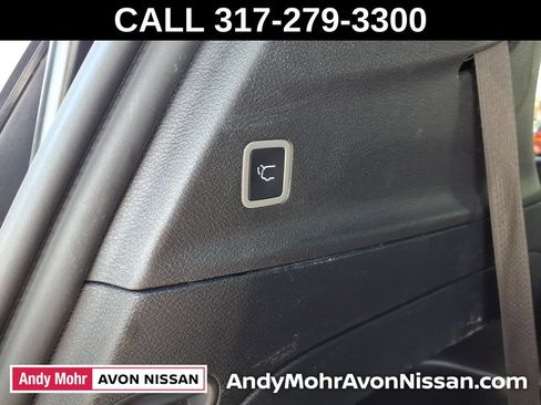 Used 2025 Chrysler Pacifica Select FWD image 12
