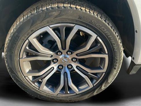 Certified 2025 RAM 1500 Tungsten AWD/4WD image 21