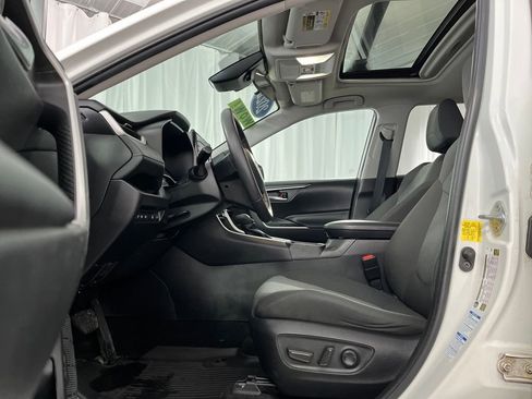 Used 2022 Toyota RAV4 XLE w/ Convenience Package image 10