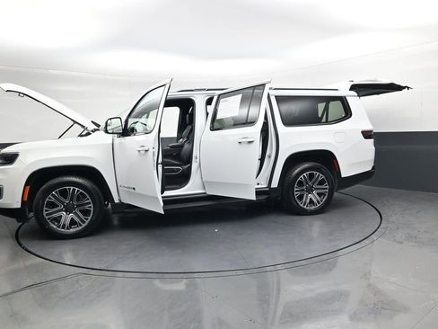 Used 2024 Jeep Wagoneer L Series II w/ Flexible Seating Group image 42