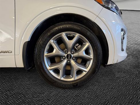 Certified 2020 Kia Sorento SX image 11