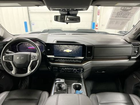 Used 2024 Chevrolet Silverado 1500 LT Trail Boss w/ Convenience Package II image 10