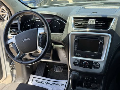 Used 2015 GMC Acadia SLE FWD image 13