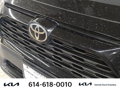 Used 2021 Toyota RAV4 LE AWD/4WD image 14