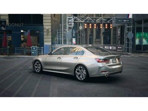 Used 2025 BMW 330i xDrive 330i xDrive w/ Premium Package image 2