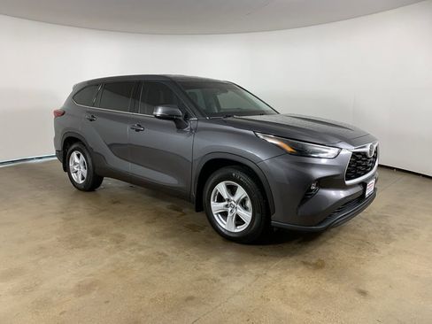 Used 2020 Toyota Highlander Limited AWD/4WD image 5