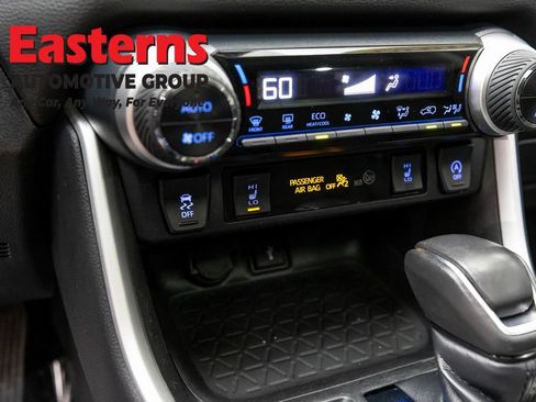 Used 2020 Toyota RAV4 XLE Premium AWD/4WD image 21