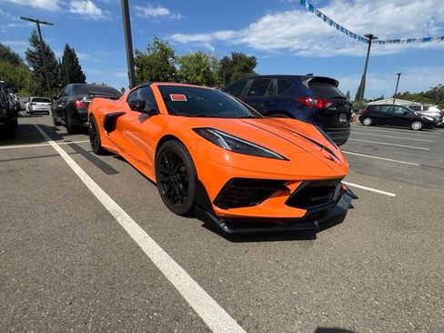 Used 2023 Chevrolet Corvette Stingray Premium Cpe w/ Z51 Performance Package RWD image 4