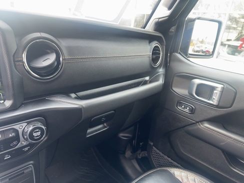 Used 2022 Jeep Gladiator Overland image 29