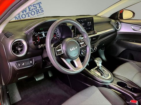 Used 2023 Kia Forte LXS w/ LXS Technology Package FWD image 17