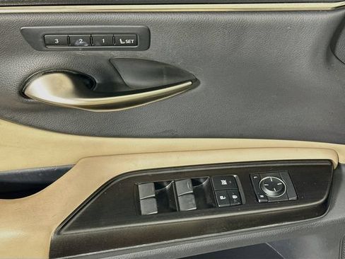Used 2019 Lexus ES 350 w/ Premium Package FWD image 22