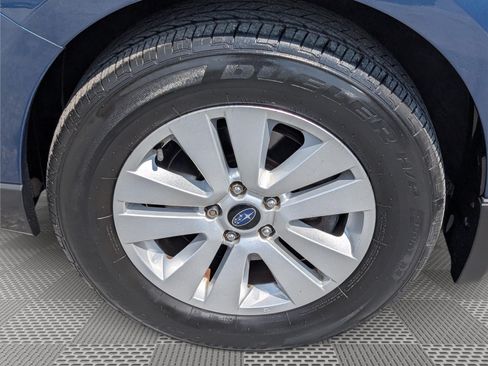 Used 2019 Subaru Outback 2.5i Premium AWD/4WD image 11