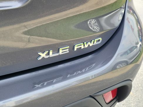 Used 2022 Toyota Highlander XLE image 8