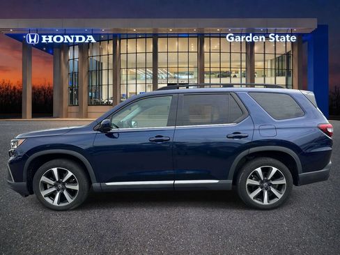 Used 2024 Honda Pilot Touring image 4
