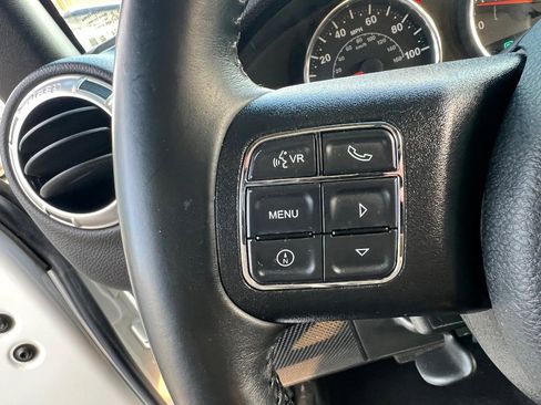 Used 2017 Jeep Wrangler Unlimited Sahara w/ Connectivity Group image 11