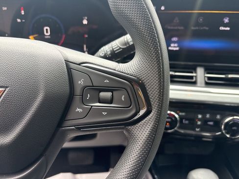 Used 2025 Chevrolet Trax LT image 22