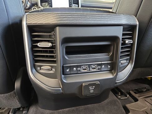 Used 2022 RAM 1500 Limited AWD/4WD image 32