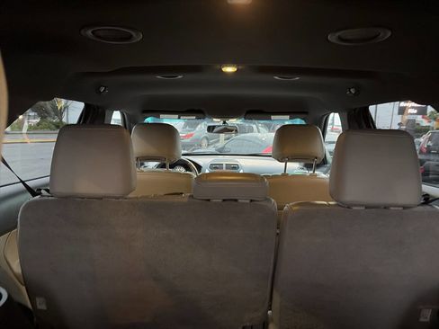 Used 2014 Ford Explorer XLT w/ Equipment Group 202A image 10