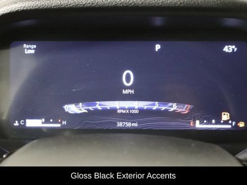 Used 2023 Jeep Grand Cherokee Limited w/ Black Appearance Package AWD/4WD image 11