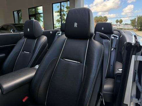 Used 2017 Rolls-Royce Dawn image 26