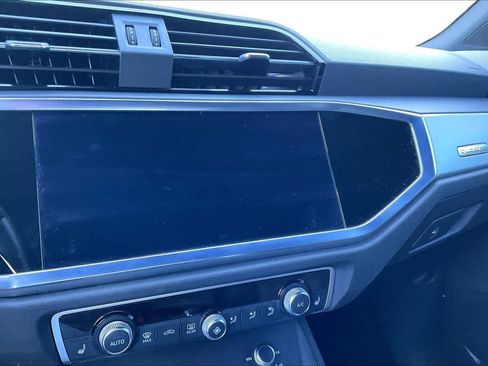Used 2020 Audi Q3 2.0T Premium w/ Convenience Package image 24