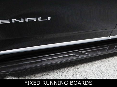 Used 2023 GMC Yukon Denali AWD/4WD image 12