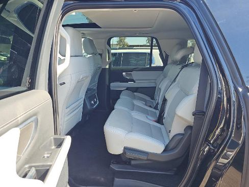 Used 2025 Ford Expedition Max Platinum AWD/4WD image 13