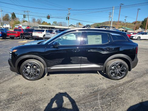 New 2026 Nissan Kicks SR w/ Cold Weather Package image 5