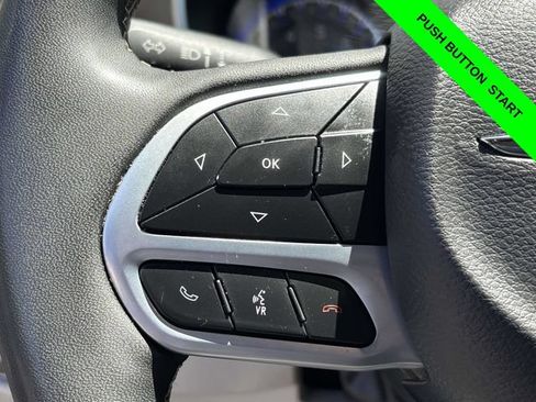 Used 2023 Chrysler Pacifica Touring-L FWD image 12