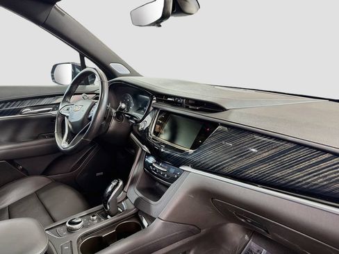 Used 2024 Cadillac XT6 Premium Luxury w/ Technology Package AWD/4WD image 32
