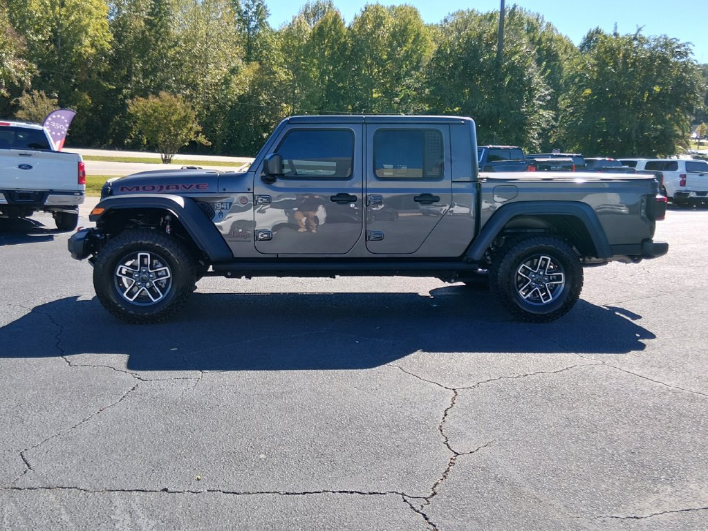 Used 2025 Jeep Gladiator Mojave w/ Safety Group AWD/4WD image 7