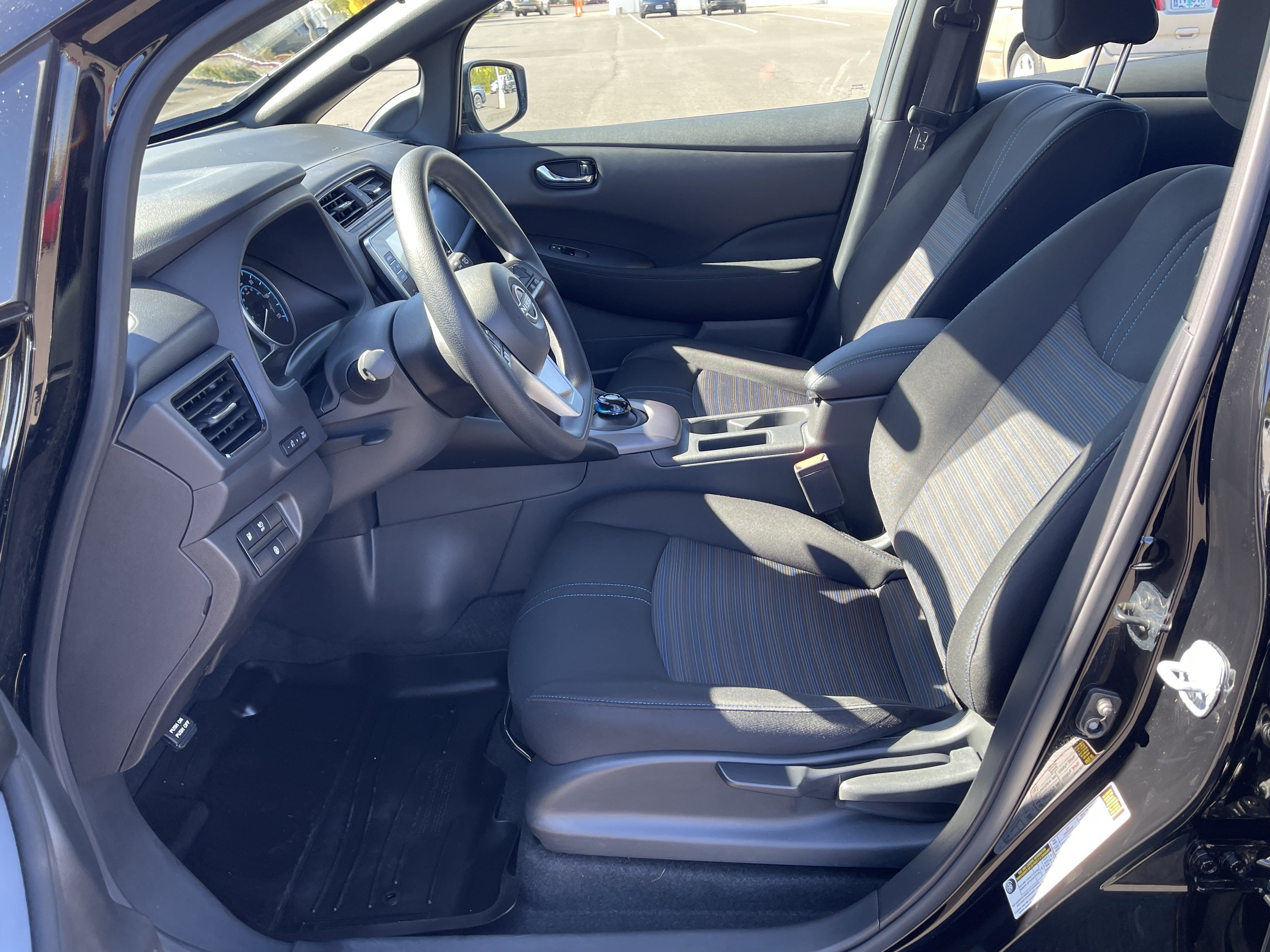 Used 2025 Nissan Leaf S FWD image 11