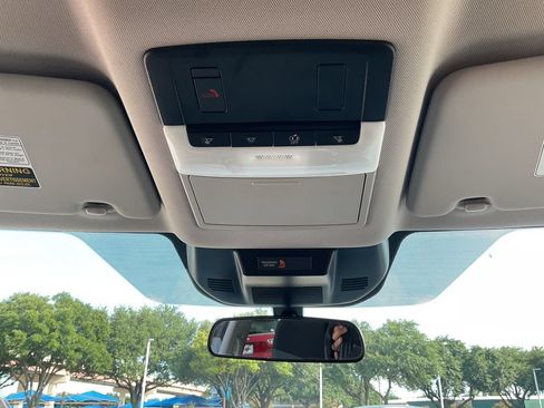 Used 2025 Nissan Rogue SV FWD image 19