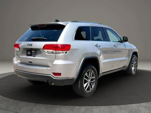 Used 2017 Jeep Grand Cherokee Limited w/ Luxury Group II AWD/4WD image 4