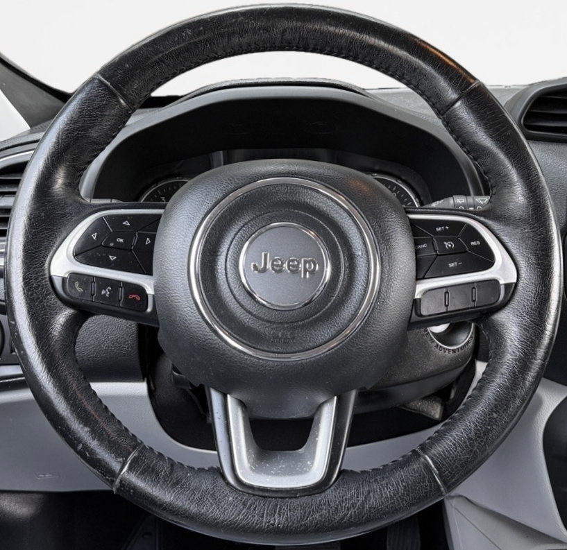 Used 2020 Jeep Renegade Latitude w/ Cold Weather Group AWD/4WD image 18