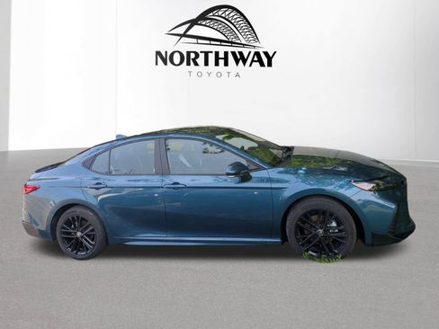 Used 2026 Toyota Camry SE w/ Convenience Package AWD/4WD image 3