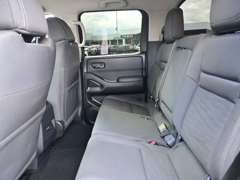 Used 2022 Nissan Frontier SV w/ Technology Package image 14