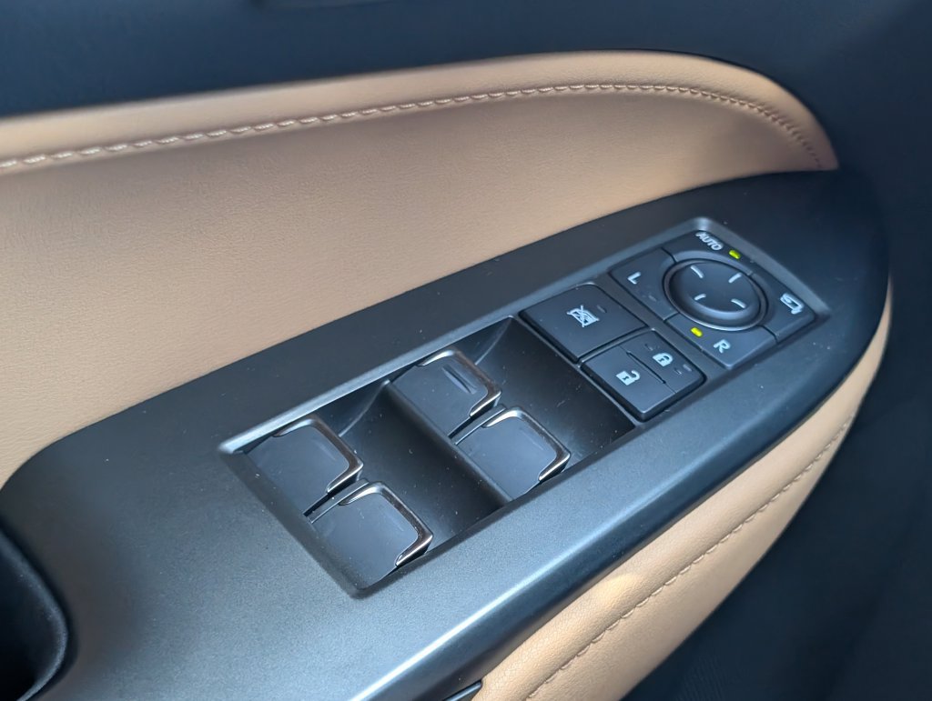 Used 2025 Lexus NX 250 FWD w/ Accessory Package (Z1) image 16