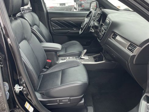 Used 2019 Mitsubishi Outlander GT image 15